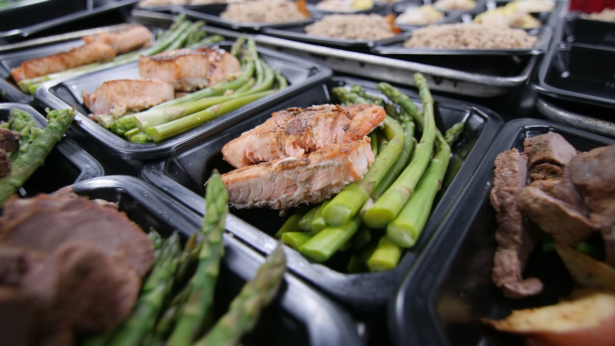Pre-workout energy snack preparation